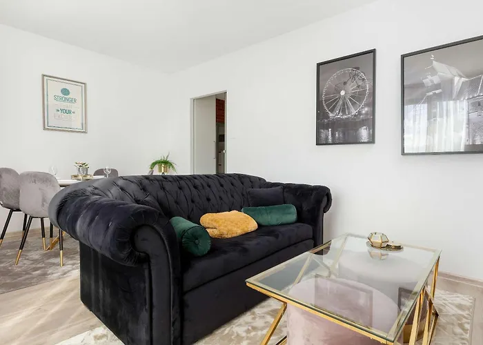 Stylowy Apartament Z Parkingiem I Biurkiem W Gdansku By Noclegi Renters
